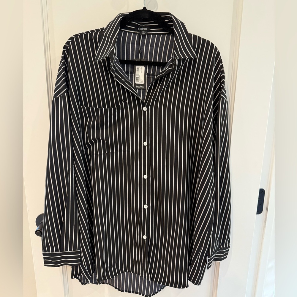 BOOHOO US 2 Black and White Oversized Striped Button-Up Shirt NWT